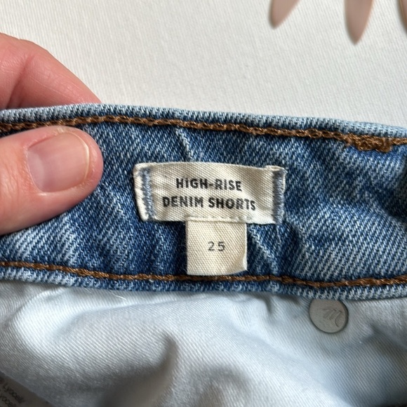 Madewell High Rise Denim Shorts Light/Med Wash - 25 - Picture 4 of 6